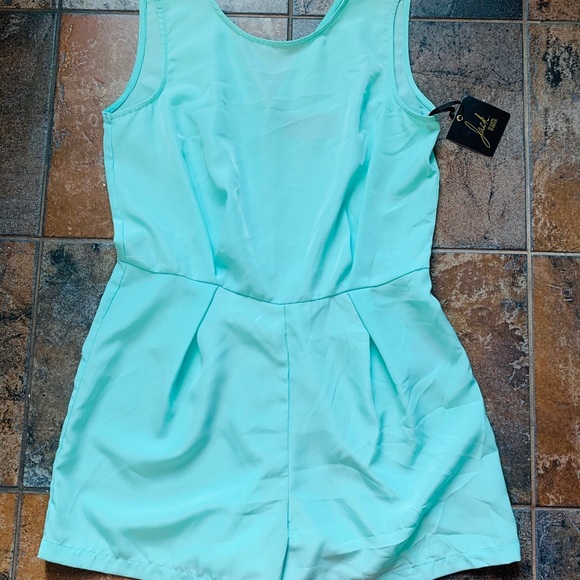 Bb Dakota Mint Green Romper - Picture 1 of 7